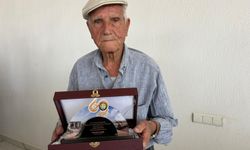 Nazilli’de incire adanmış 60 yıl: 89 yaşındaki Yaşar Dede hala daha piyasanın nabzını tutuyor