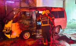 Nazilli’de gece yarısı araç yangını: Alevler yanındaki araca sıçradı