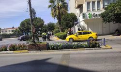 Yayalara yol verdi, kazaya neden oldu