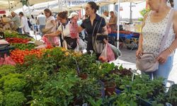 Kuşadası üretici pazarı’nda çifte mevsim bereketi
