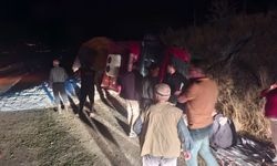 Aydın’da gece yarısı korkutan kaza! Kum yüklü tır devrildi