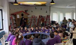 Aydın’da minik öğrenciler Cumhuriyet Bayramı coşkusunu kütüphanede yaşadı
