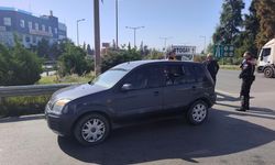 Aydın’da film gibi kaçış! Polis müdürü aracın camını kırıp müdahale etti