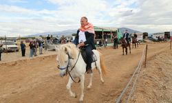 Başkan Büyükyapıcı, ata bindi