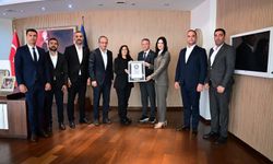 Didim’de Guinness Dünya Rekoru kırıldı : Sertifika Çerçioğlu’na sunuldu
