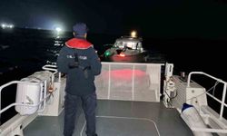 Gece yarısı yardım çağrısı! 3 kişi denizde mahsur kaldı