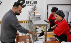 Efeler’in halk sofraları misafirlerini ağırlıyor