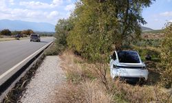 Karacasu’da traktör ile Tesla çarpıştı!