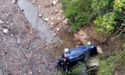 Aydın'da kontrolden çıkan otomobil dereye uçtu: 3 yaralı