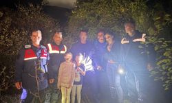 Kuşadası’nda ormanda kaybolan aileyi jandarma buldu