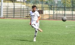 Kuşadasıspor'lu genç stoper Nazilli Genç Yamalakspor'a uçtu