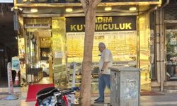 Kendilerini polis olarak tanıttılar! 80 yaşındaki adamı dolandıracaklardı