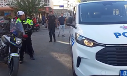 Nazilli’de polisten kaçtılar, uyuşturucuyu yere attılar! 2 gözaltı