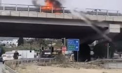 Kuşadası’nda üst geçitte araç yangını! Facianın eşiğinden dönüldü