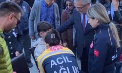 Babasına son görev esnasında fenalaştı: Acılı evlada ilk müdahaleyi Başkan Tetik yaptı