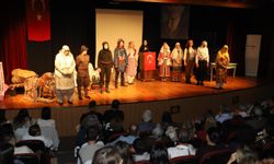 Nazilli’de ’Abide-i Aşk’ tiyatro oyunu sahnelendi