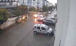 Nazilli’de korkutan kaza :Motosiklet otomobile ok gibi girdi