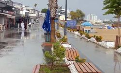 Yağmur sonrası Altınkum plajı sessizliğe büründü