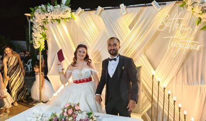 Sağlık camiası bu düğünde buluştu: Metin ve İrem bir ömür boyu mutluluğa evet dedi