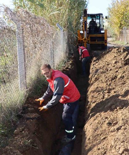 Nazilli’de yağmurlama hattı çalışmaları sürüyor