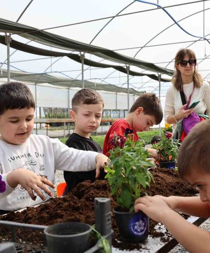 Minik öğrenciler doğa sevgisini öğreniyor