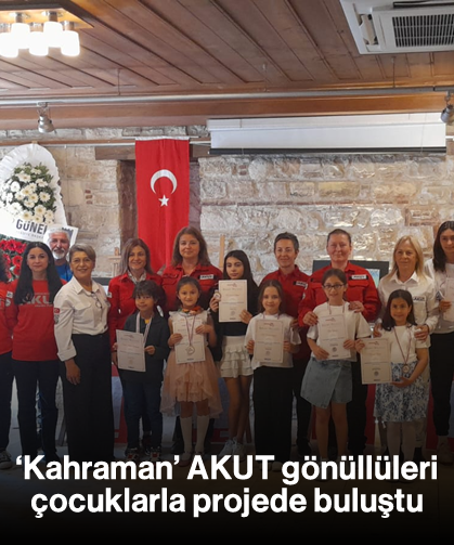 ''Kahraman'' AKUT gönüllüleri çocuklarla projede buluştu