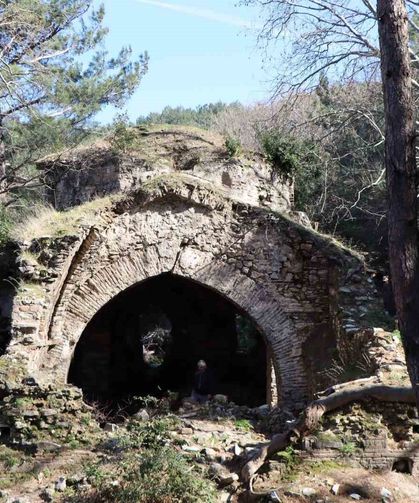 Zirveye gizlenmiş 900 yıllık manastır, doğaseverlerin rotasına girmeye devam ediyor