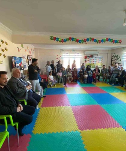 Efeler’de Kur’an’a geçen minik öğrenciye anlamlı kutlama