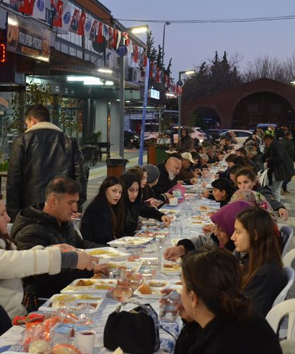 Didim Belediyesi'nden Ramazan ayında ilk iftar sofrası