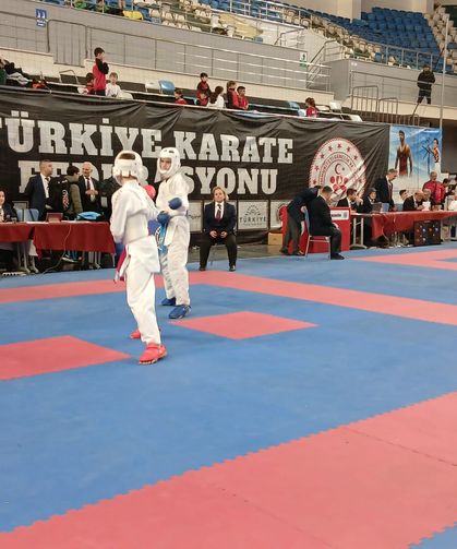 Kuşadası Ritmikada'dan Sakarya'da kürsü heyecanı