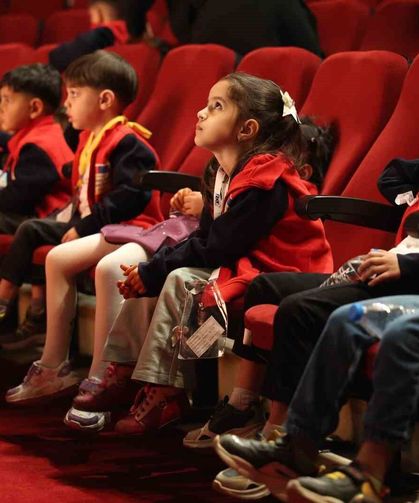 Aydın’da yetişkinler ve çocuklar için tiyatro etkinlikleri sahnelendi