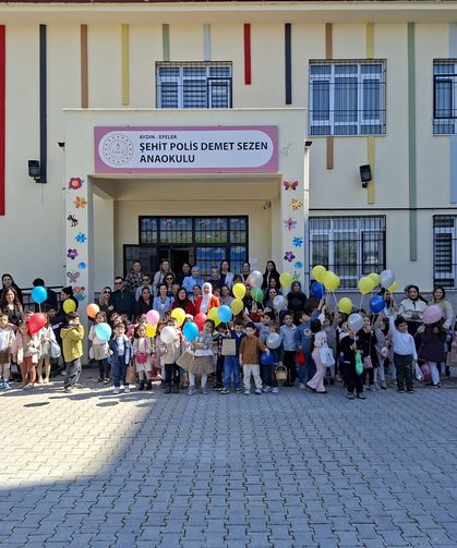 Aydınlı minikler bayram geleneğini hatırlattı