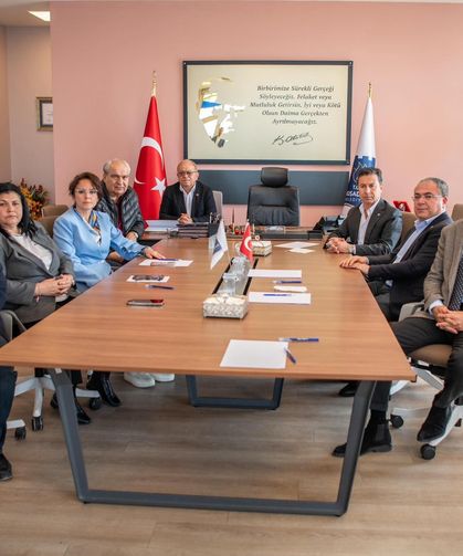 Başkan Aras, Günel'e destek için Kuşadası’nda