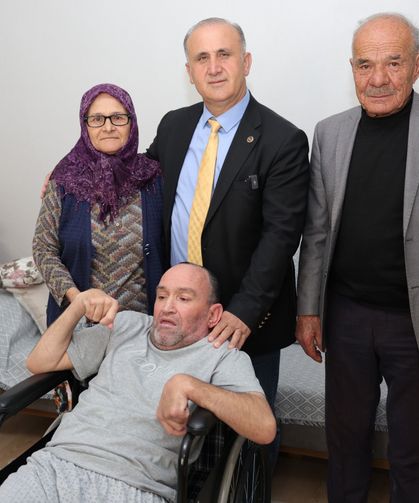 Başkan Kaya engelli İskender’in isteğini yerine getirdi