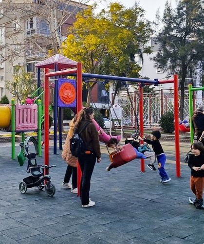 Efeler’in parkları yenileniyor