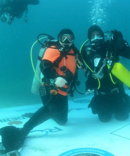 'Guinness Dünya Rekoru' su altında ''Çanakkale Şehitleri' için kırıldı