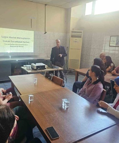 Atatürk Devlet Hastanesi’nde sağlık çalışanlarına hukuki eğitim