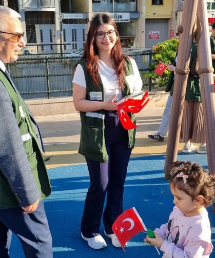 Aydınlı minik kalplere anlamlı hediye