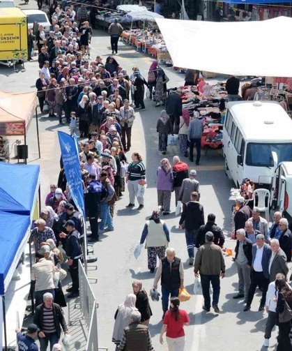 Büyükşehrin fideleri Karacasu ve Koçarlı’da dağıtıldı