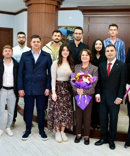 CHP’nin başkansız gençlerinden Başkan Gençay’a ziyaret