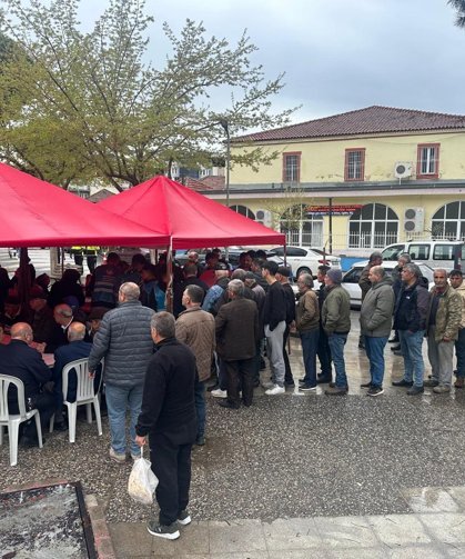 MHP İncirliova, Türkeş için hayır yaptı