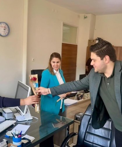 Ülkü Ocakları Aydın, öğretmen ve öğrencilerin yanında