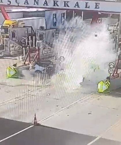 Gişelerde feci kaza :1 ölü, 1 yaralı