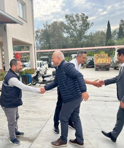 Başkan Kıvrak, 1 Mayıs’ta görevi başındaki personeli yalnız bırakmadı