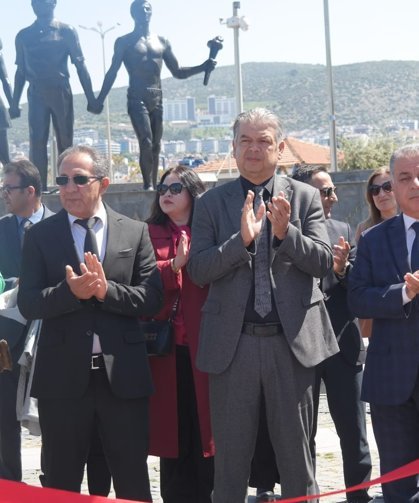 'Gelenek ve Gelecek' Kuşadası Öğrenci Sempozyumu'nda buluştu