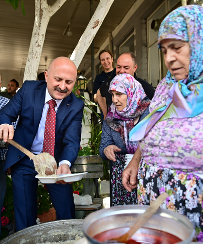 Vali Varol’dan çiftçilere keşkek ikramı