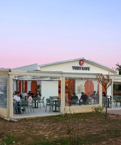 Yurt Kafe ve Işıklı Parkı öğrencilerin yeni buluşma noktası oldu