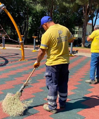 Aydın Büyükşehir’den Nazilli Atatürk Parkı’nda çevre düzenlemesi