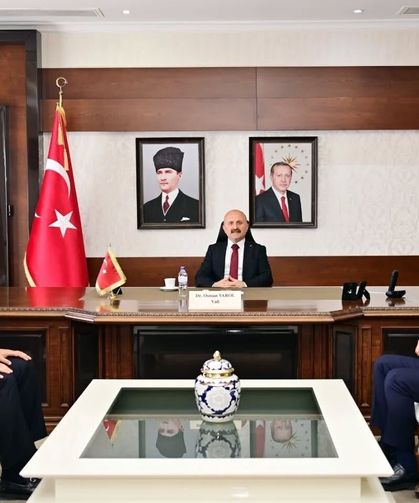 Vali Varol’a Samsat’tan fahri hemşerilik beratı
