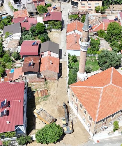 Nazilli’de yol yenileme çalışmaları sürüyor